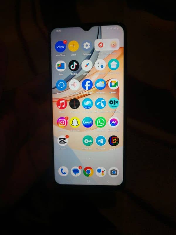 I'm selling my phone Vivo y53s 8+4.128 6