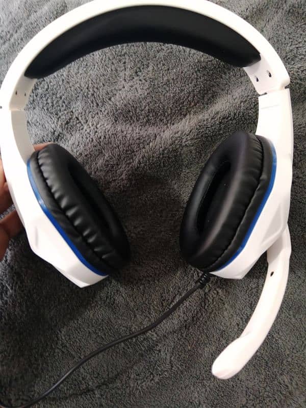 Gaming Headset Available For Sale 1