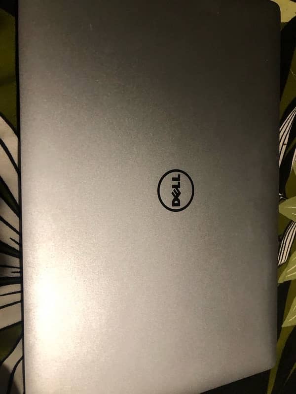 Dell Precision 5520 1