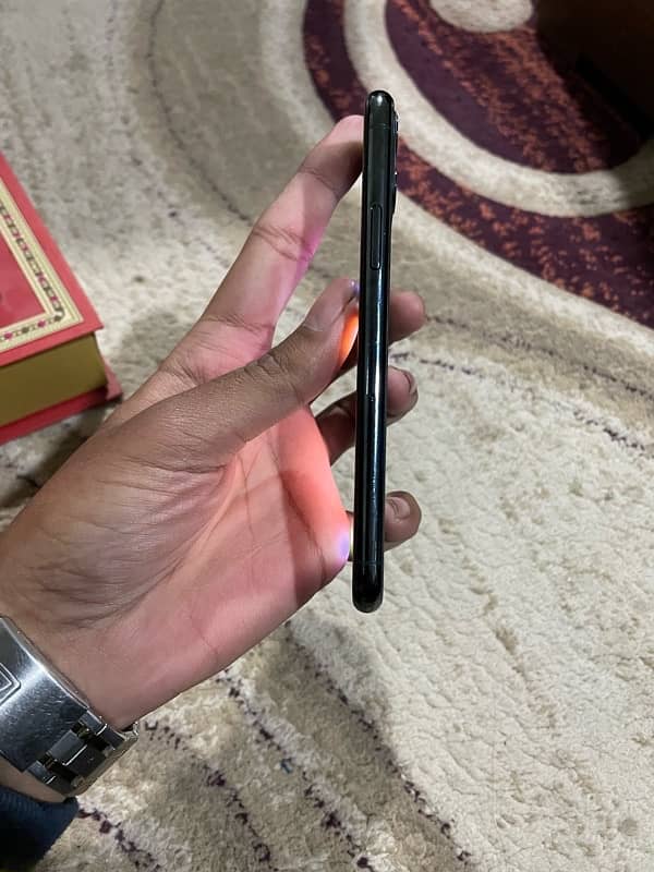 IPHONE 11 PRO 256GB PTA APPROVED 1