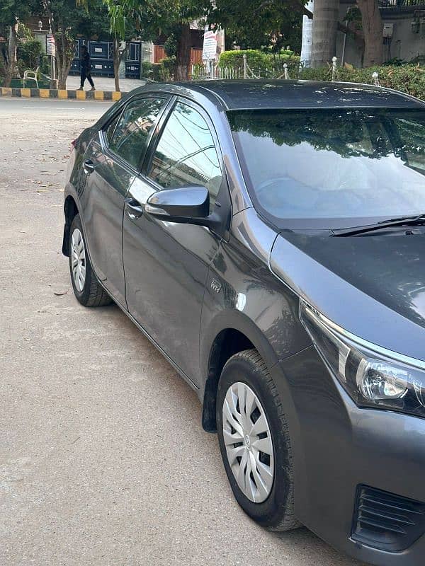 Toyota Corolla GLI 2016/2017 mint condition 2