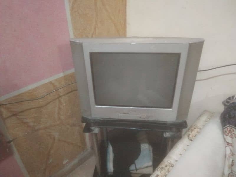 used Tv and very good condition 2