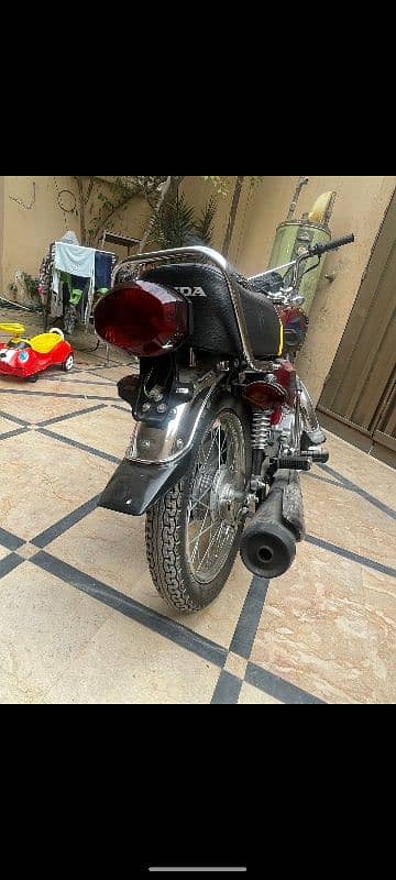 Honda 125 only 783kilomter use own my name invoice peshawar EC 928 1