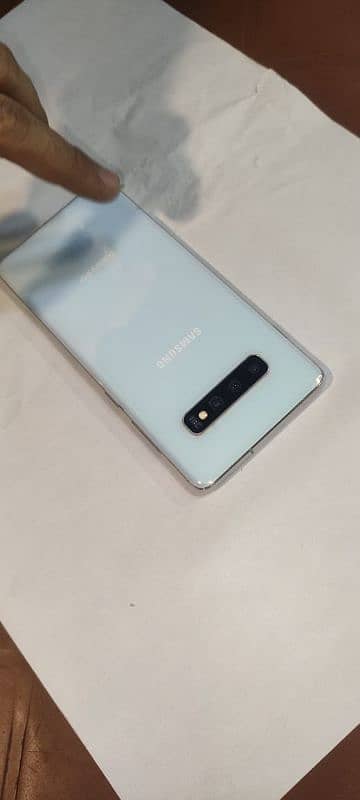 samsung s10 plus 1