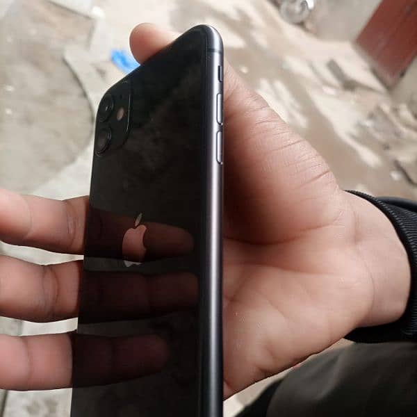 iPhone 11 urgent for sale 8