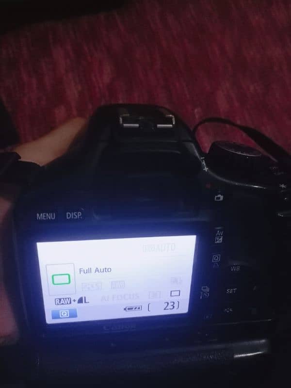 DSLR canon camera 8