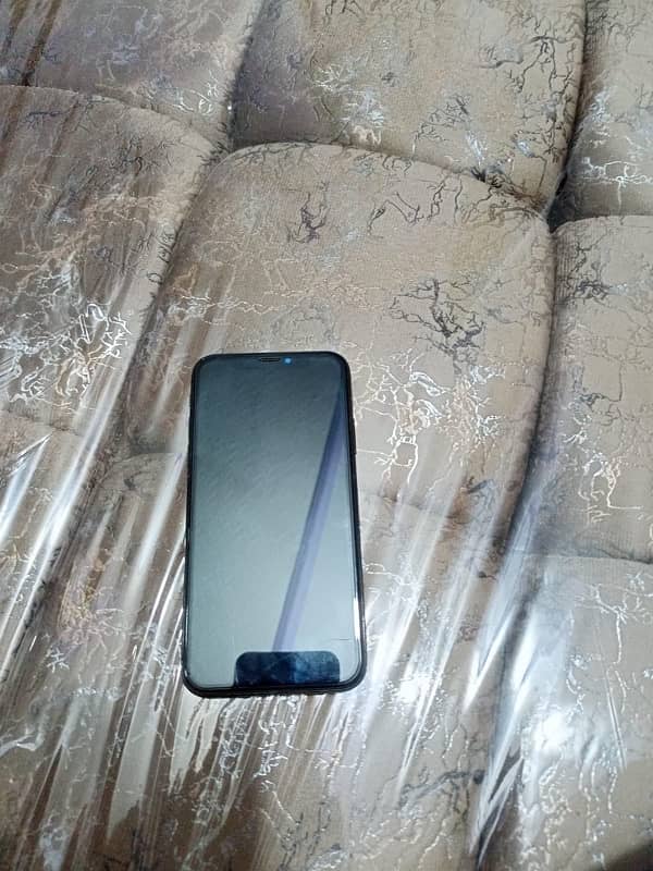 iphone x 64 gb  fu (sim working) 3