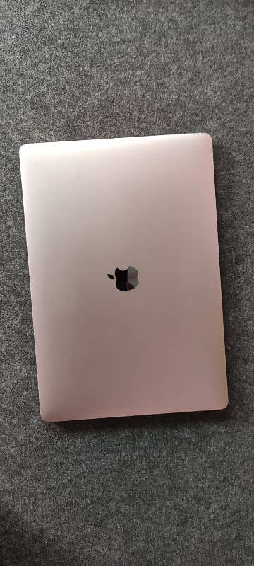 MacBook PRO 15" 2018 i7 16/256GB 10