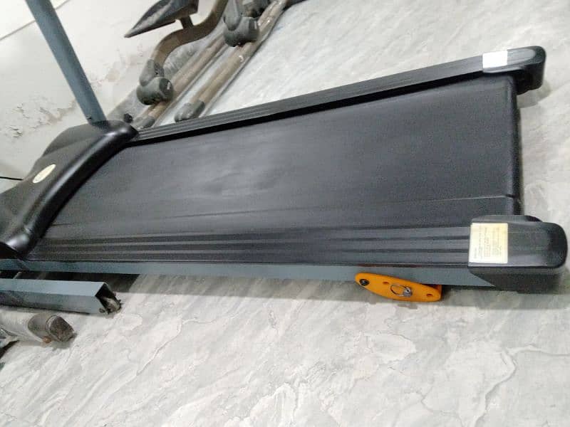 IMPORT FROM UAE TREADMILLS ARE AVAILABLE FOR DETAIL 0333*711*9531 14