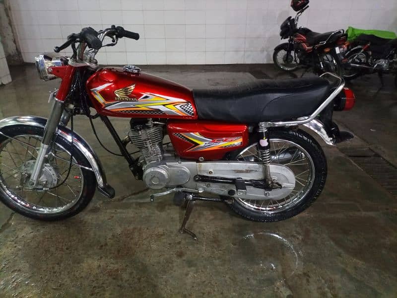 Honda 125 very good condition 1