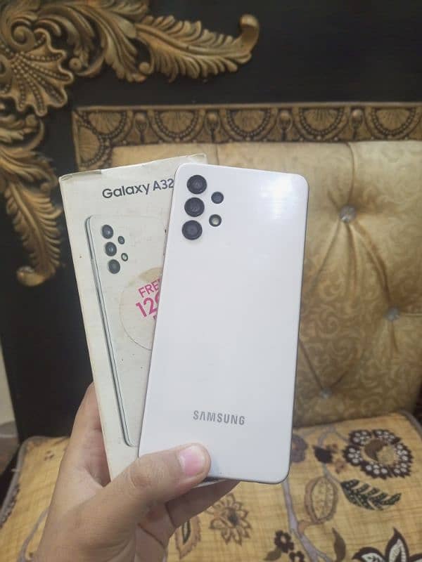 SAMSUNG A32 6+6/128 with box charger 1