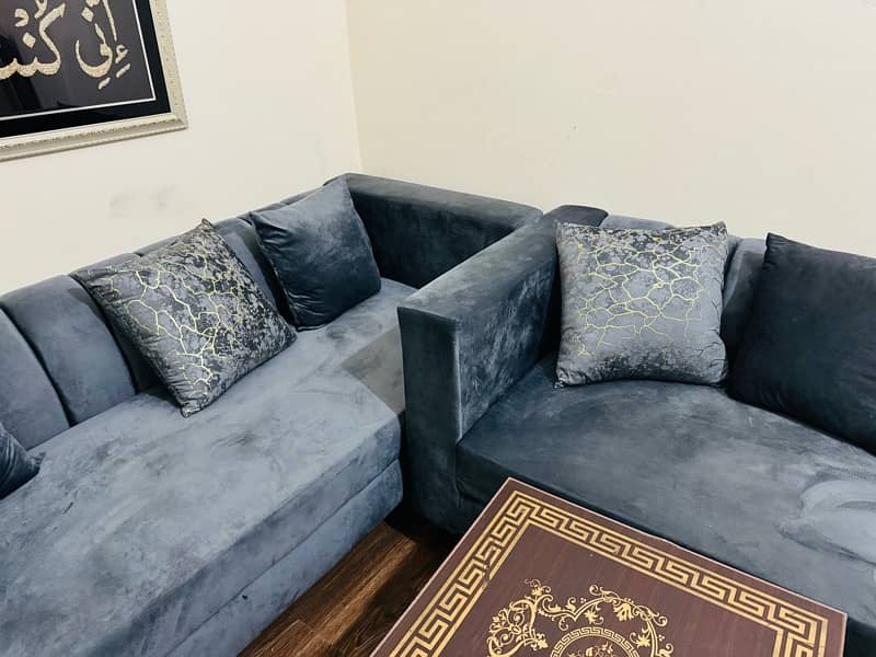 L shaped 10/10 condition sofa set 2