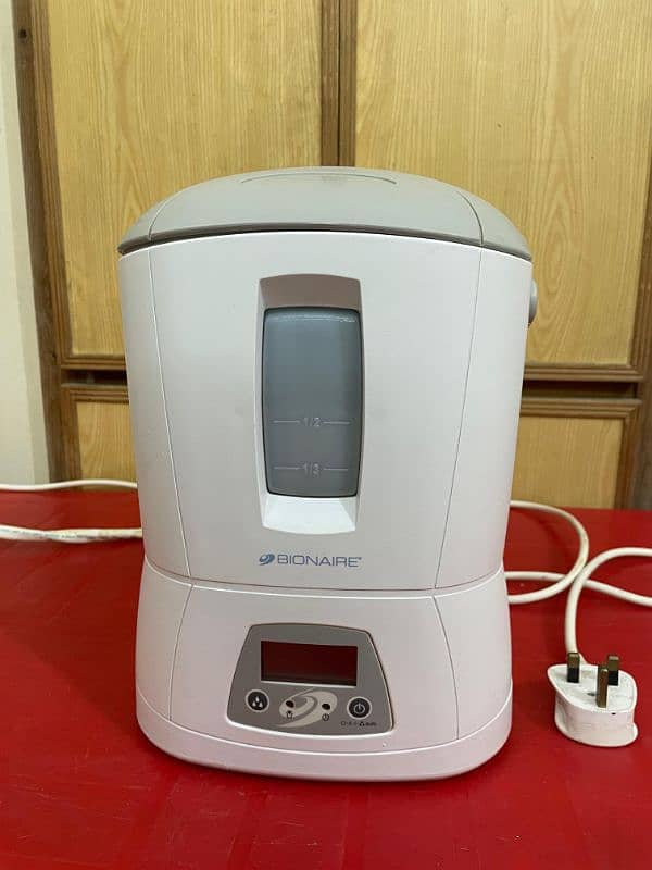 Bionaire Steam Humidifier / Vaporizer, Imported 0