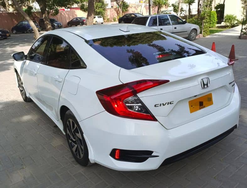 Honda Civic Oriel 2017 Auto 10