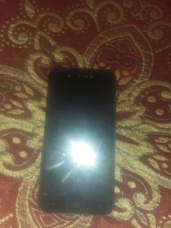 good condition itel mobile 2gb rem 32gb rom 4