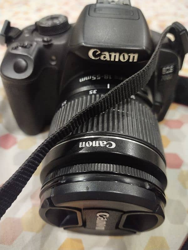 DSLR EOS700D 0