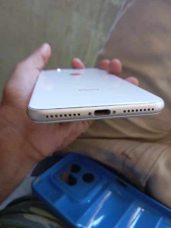 I phone 8 plus ha 10.9 condition 1