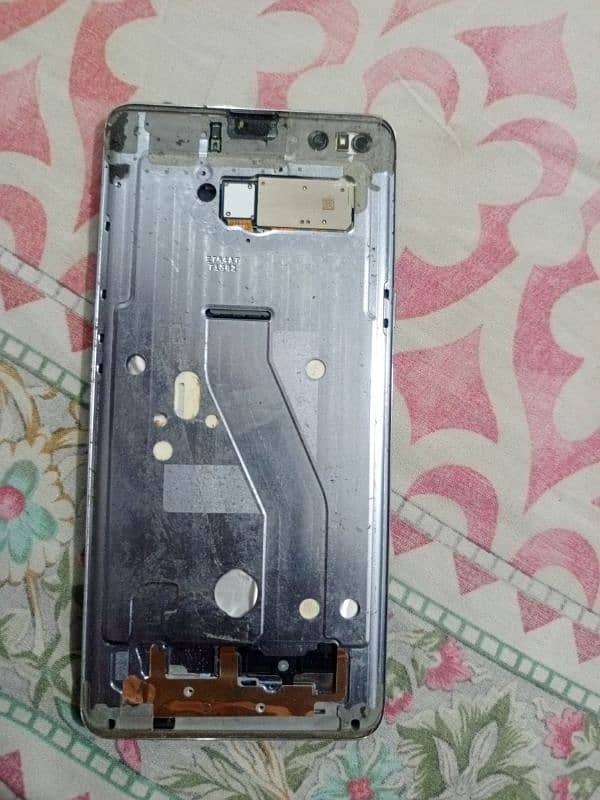 s10 5g 256gb sirf panel ka msla ha baki ok ha battery waghira sab okay 1