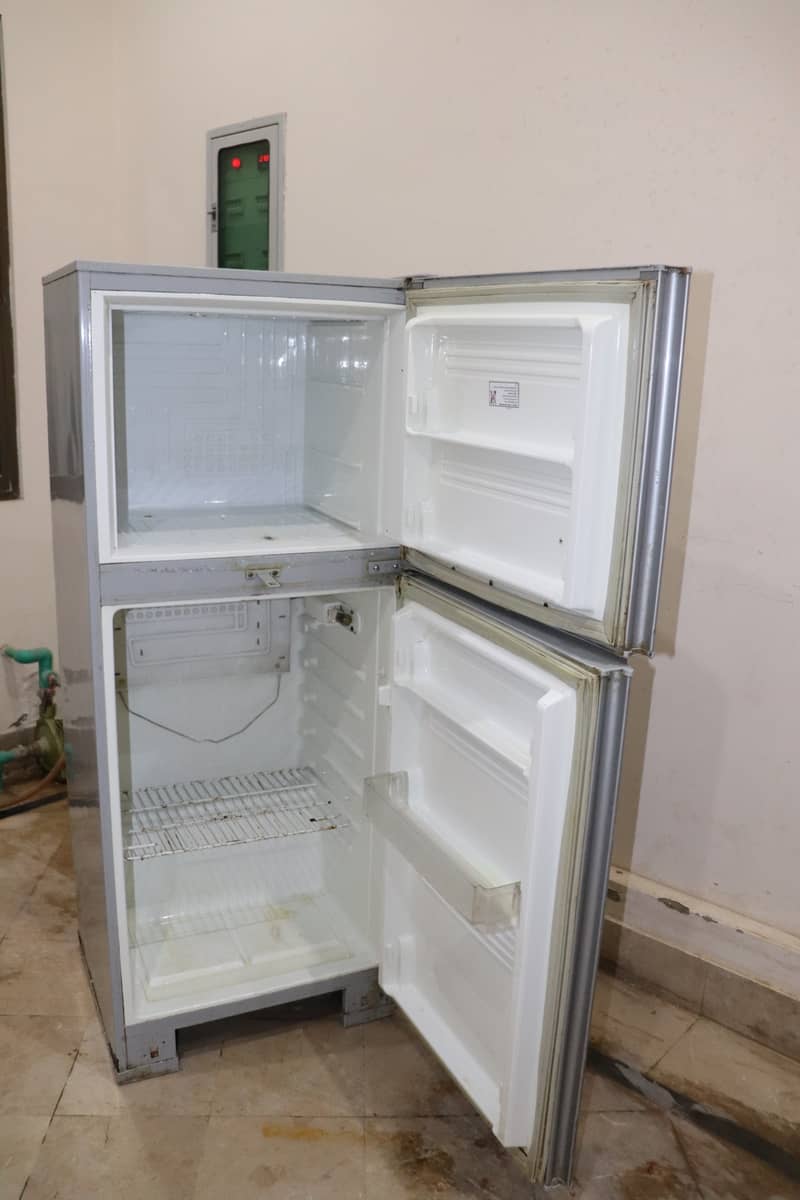 PEL FRIDGE  MEDIUM SIZE 5