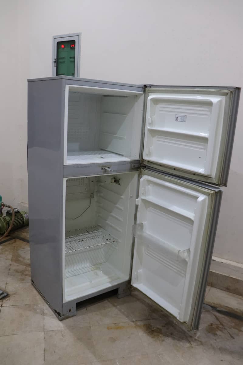 PEL FRIDGE  MEDIUM SIZE 8