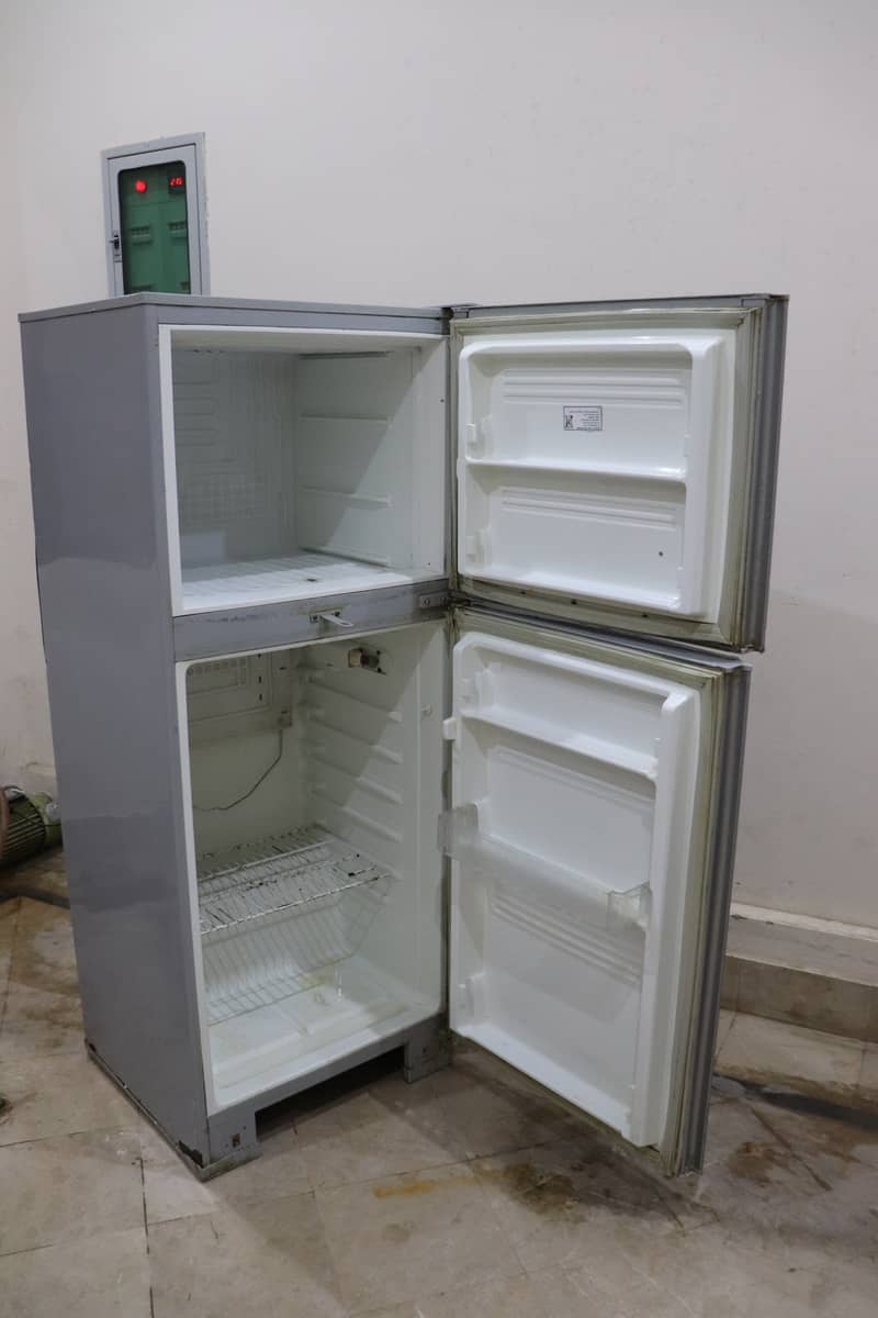 PEL FRIDGE  MEDIUM SIZE 9