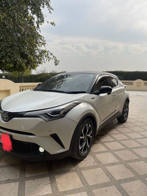 Toyota C-HR 2017 1