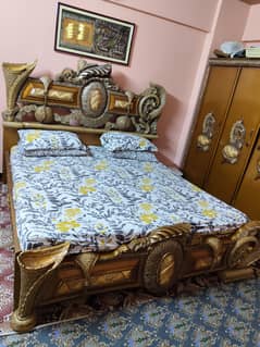 Lasani and fiber complete bed set , Almirah 3 door, dividar,dresser