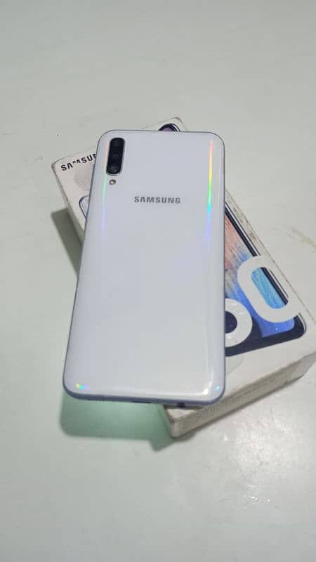 Samsung A50 4/128 box and mobile 0