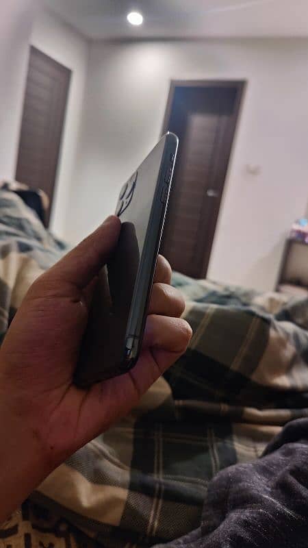 iphone 11 pro (Pta 256gb 94 health ) 5