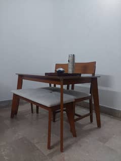 Dining Table for sale (used only for 2 x months)