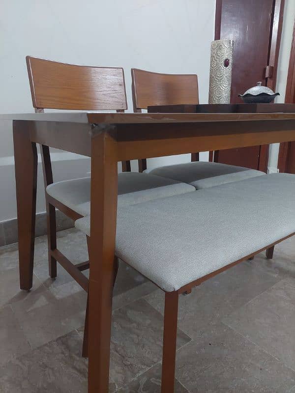 Dining Table for sale (used only for 2 x months) 2