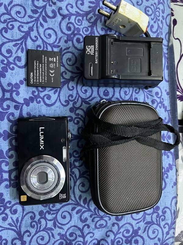 CANON EOS 1300d DSLR CAMERA WITH 18/55mm LENSE CONDITION 10/09 11