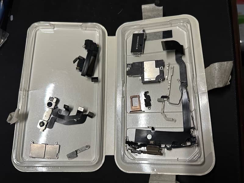 iPhone Xs Max Genuine Spare Parts 1