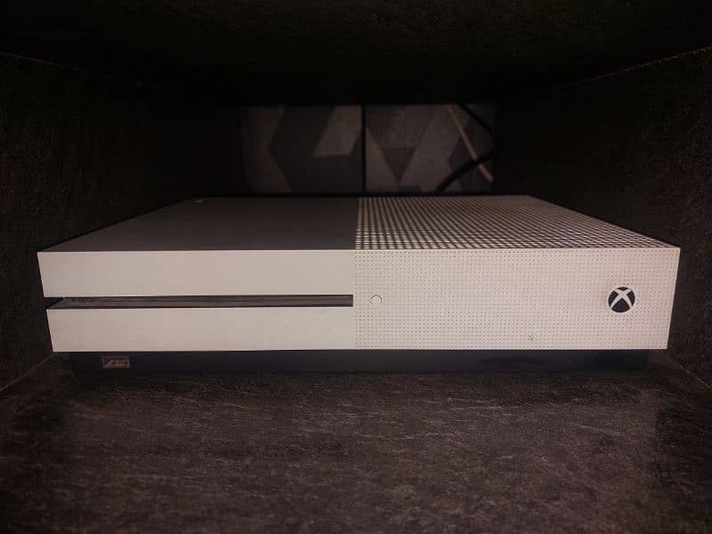 xbox One S 1Tb 0