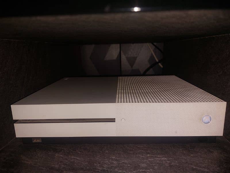 xbox One S 1Tb 1