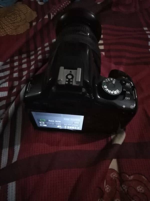 DSLR CAMRA KISS X2 0