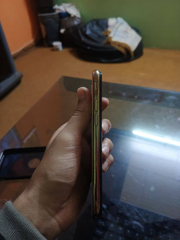 iphone 11 pro 256 Gb PTA Approved 3