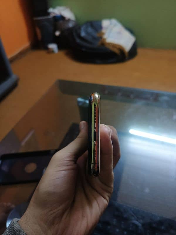 iphone 11 pro 256 Gb PTA Approved 4