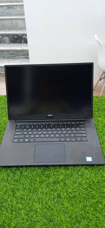 Dell Precision 5540  Workstation /Core i9 -9th gen/(9880H ) / 8 cores 0