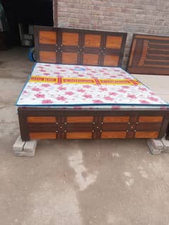 double bed /bed for sale / king size bed/ mattress for sale