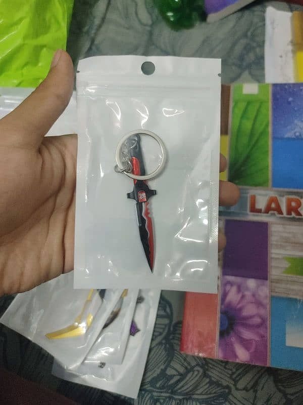 Valorant Game Keychain of Metal Alloy 4