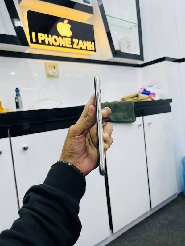 IPHONE XSMAX 256GB 4