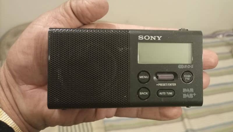 Sony only FM and DAB radio 0