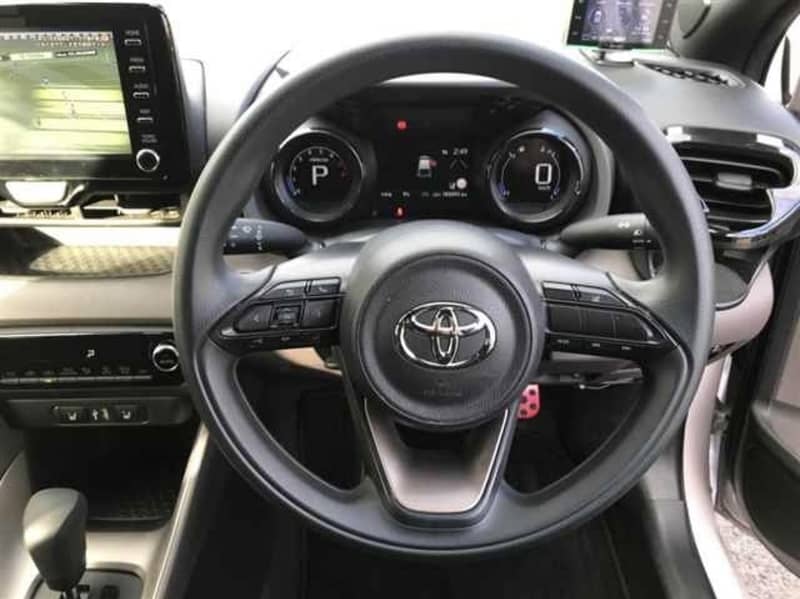 Toyota Yaris 2021 G led 6