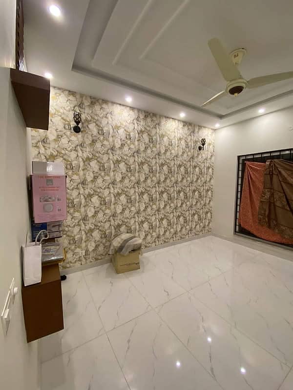 10 Marla Luxury Non Furnished Upper portion For Rent In Bahria Town Lahore 2