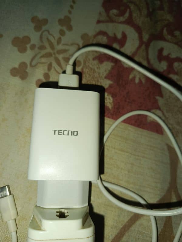 Tecno spark 8 pro 4/64 8