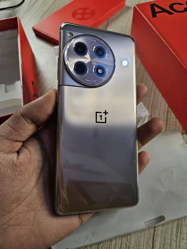 OnePlus 12 R 1