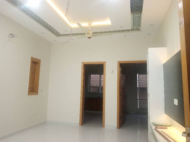 Rawalpindi Bahria Town phase8 7 Marla ground portion for rent gas available 17