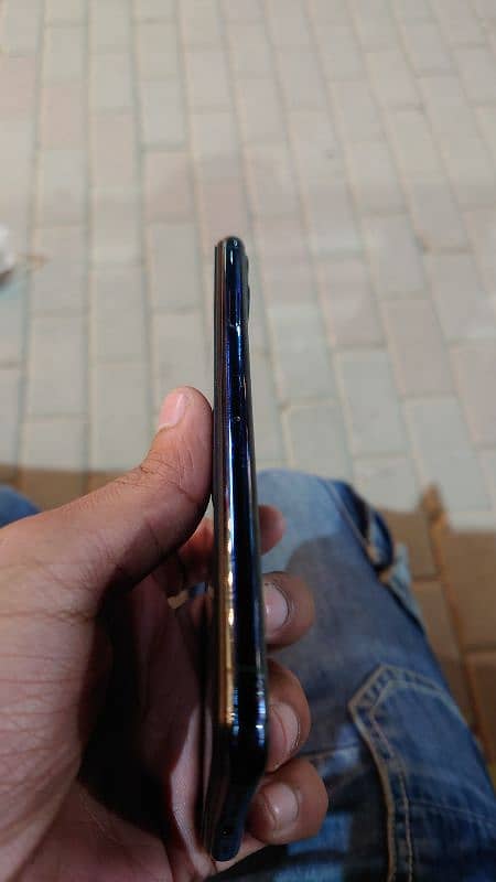 iPhone 11 pro max non pta 256 gb in cheap price urgent sale 2