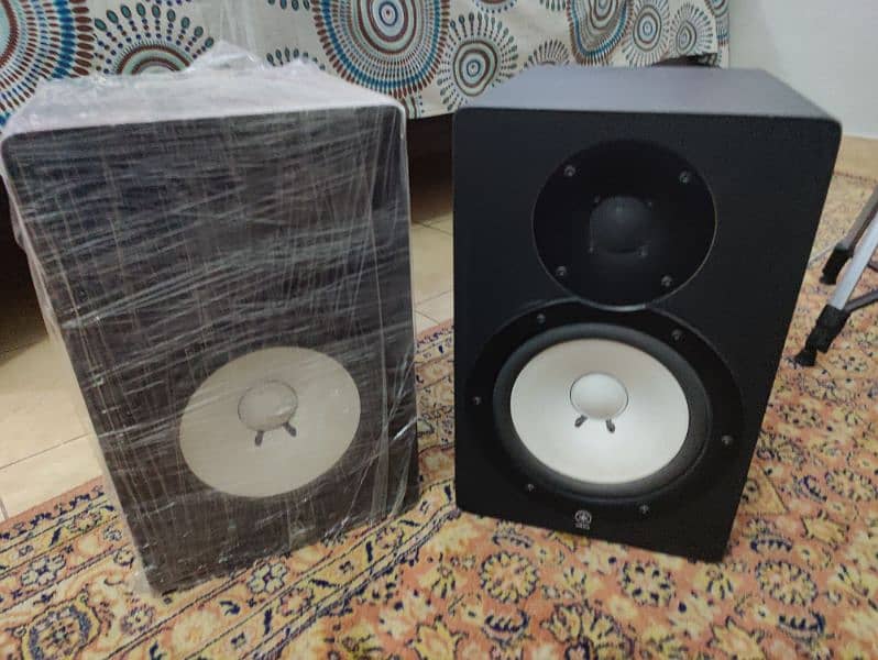 Yamaha HS80M Powered Studio Monitor (Pair) 0